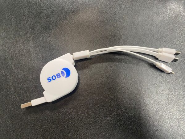 Cabo Retrátil 3 em 1Bos é a escolha perfeita para quem busca praticidade, compatibilidade e organização no dia a dia.