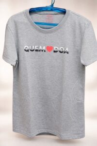 Camiseta confeccionada em poliéster de alta qualidade